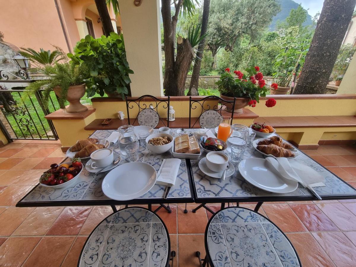マラテーア Il Ruscello Bed & Breakfast エクステリア 写真