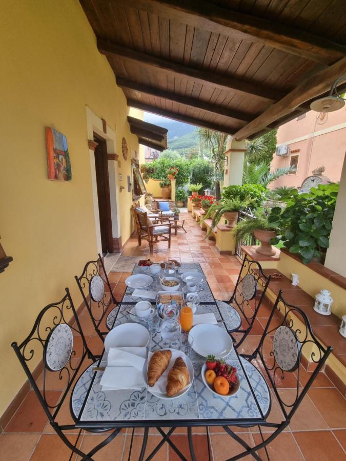 マラテーア Il Ruscello Bed & Breakfast エクステリア 写真