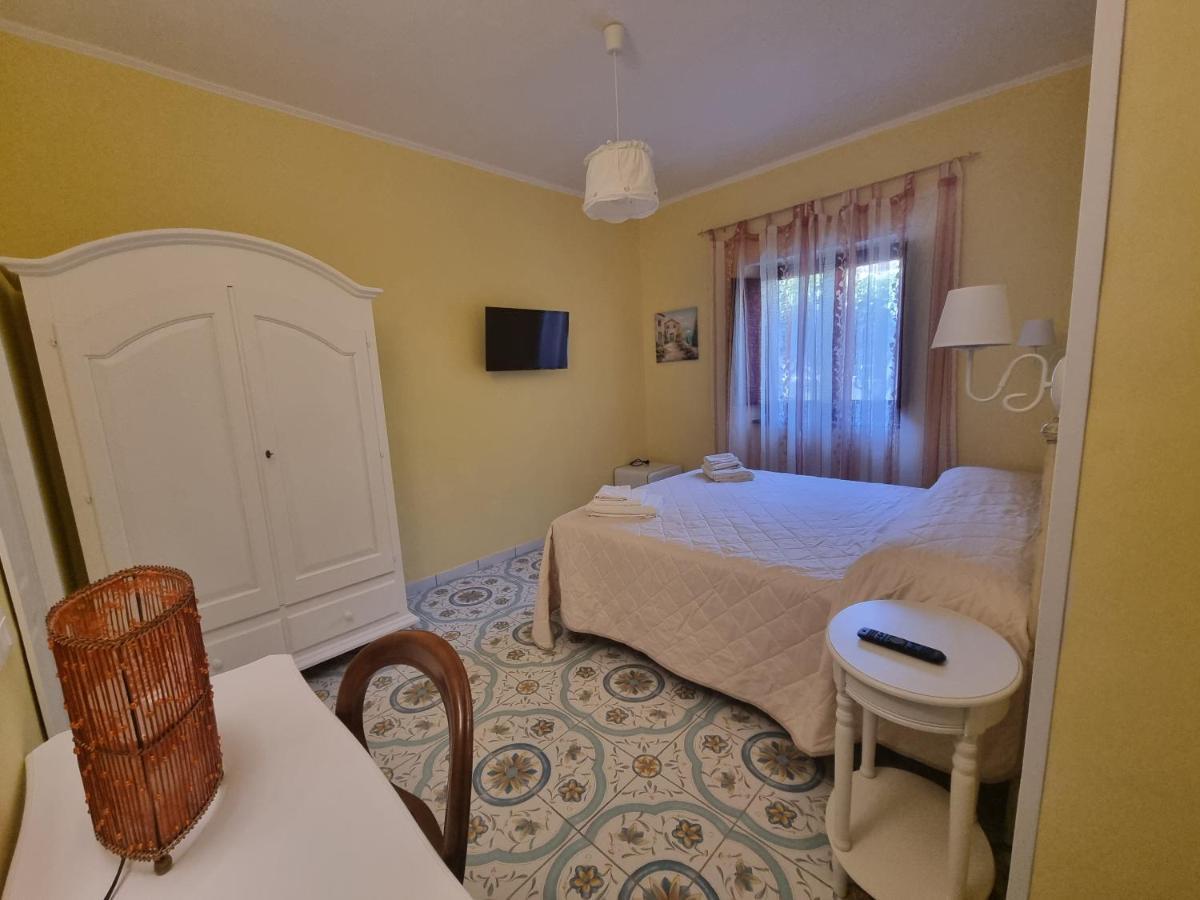 マラテーア Il Ruscello Bed & Breakfast エクステリア 写真