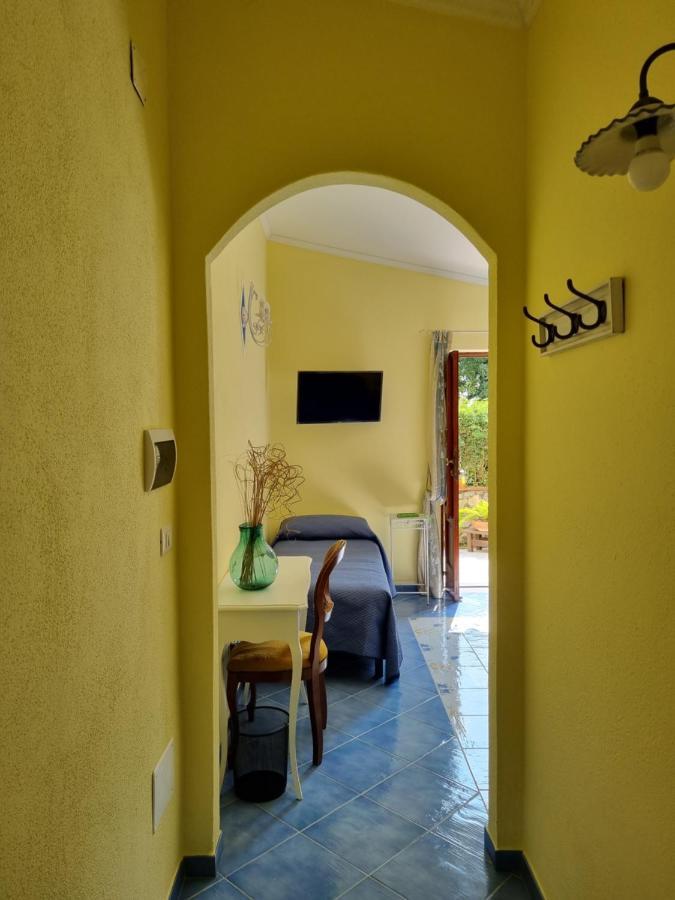 マラテーア Il Ruscello Bed & Breakfast エクステリア 写真